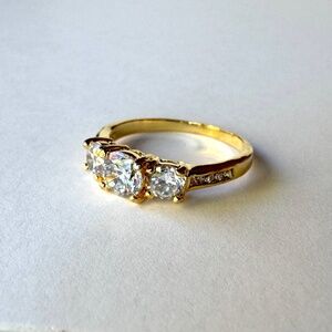 Trilogy Ring CZ, sz 8 3/4, gold